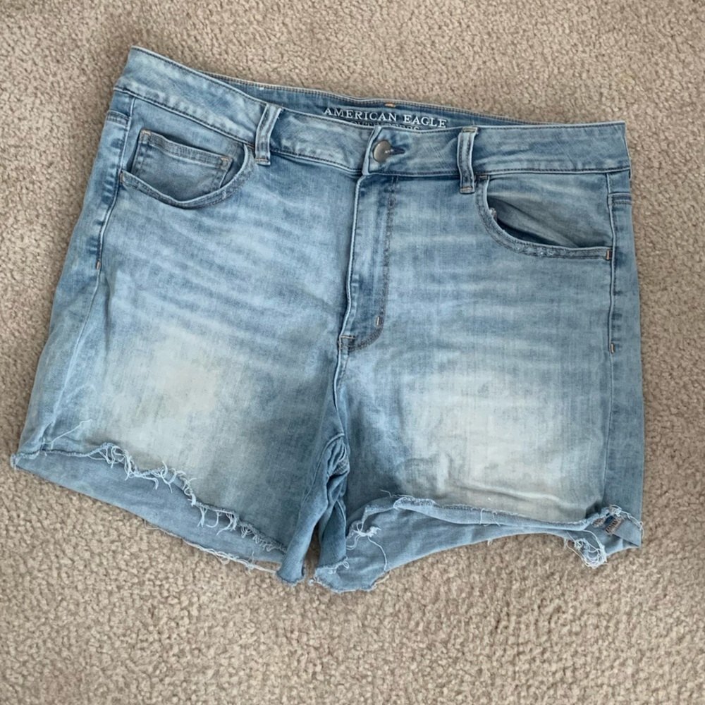 18 AEO Hi-Rise Shortie